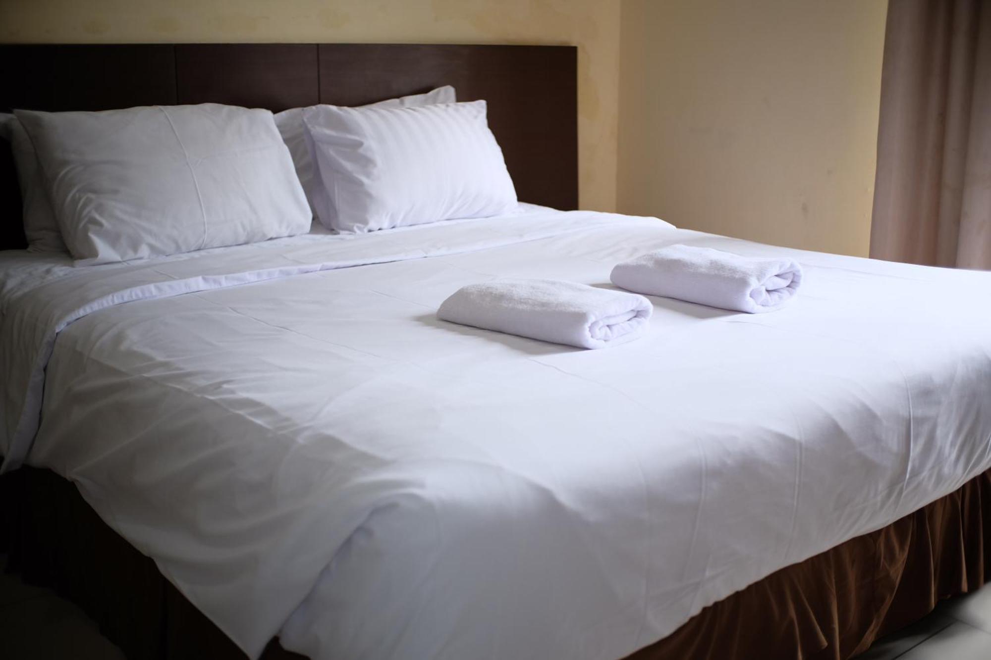 De Nusantara Hotel Syariah Медан Экстерьер фото