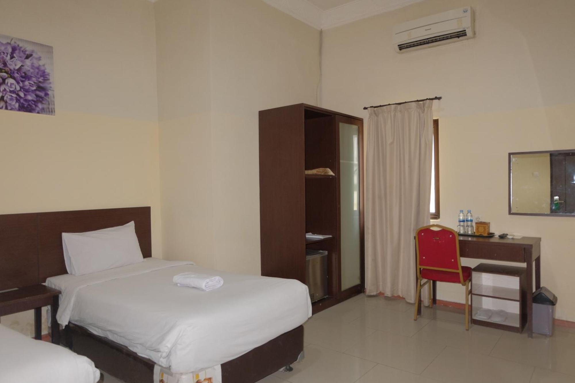 De Nusantara Hotel Syariah Медан Экстерьер фото