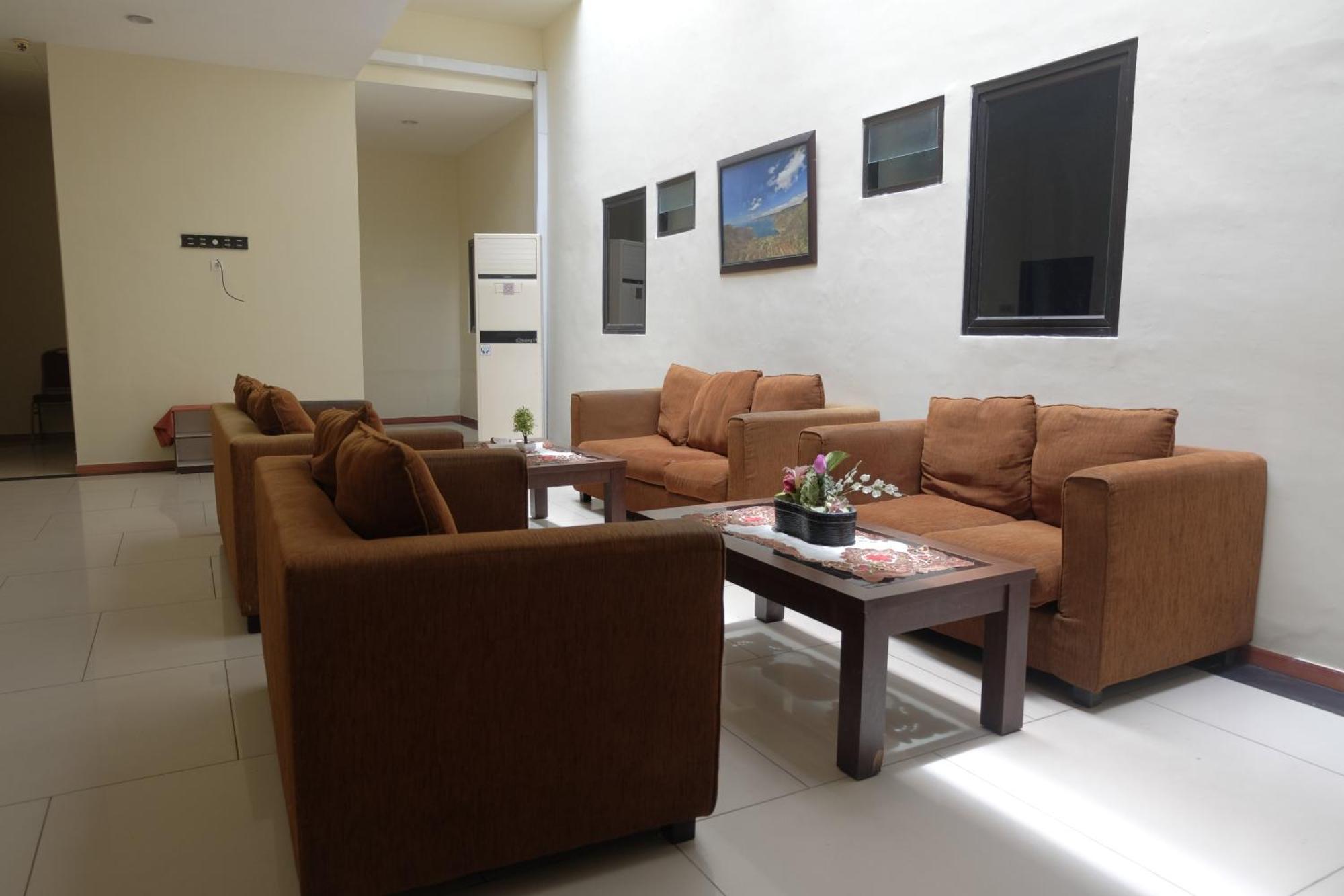 De Nusantara Hotel Syariah Медан Экстерьер фото